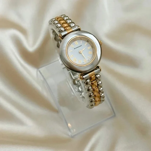 AUTHENTIC VINTAGE BURBERRY TWO-TONED INTERCHANGEABLE BEZEL WATCH - Picture 3 of 10